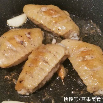 下酒菜|不可错过的下酒菜超简单咸蛋黄鸡翅，过瘾