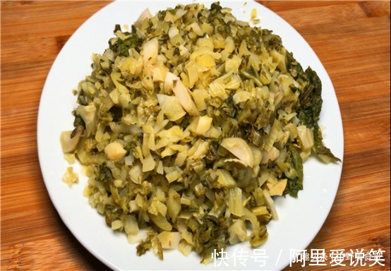 腌酸菜时,一定不能放盐,教你正确做法,3天就能吃,放一年不坏