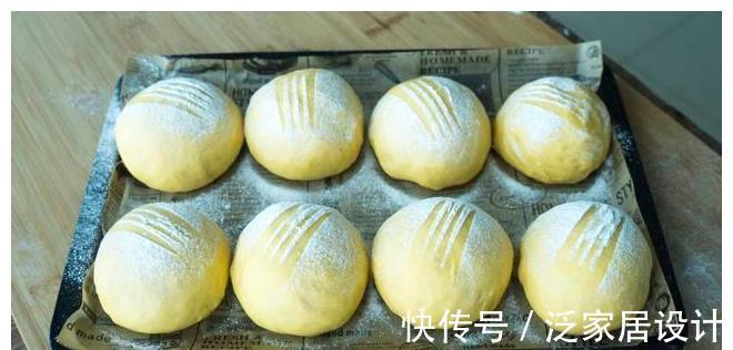 烤盘|红薯最好吃又简单的做法，打入2个鸡蛋，不用加水，出锅金黄诱人