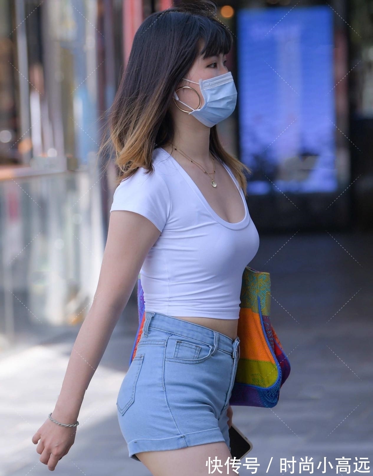 小白鞋 T恤加上短裤太简单?试试这些单品,穿出高级时尚感,显独特气质