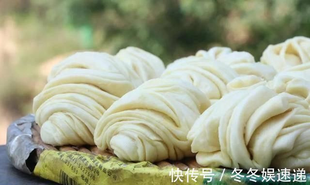 花卷最好吃最简单的做法，新手一看就会，比酵母简单又好吃