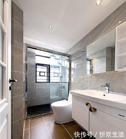 瓷砖|卫生间装修不要贴瓷砖了，如今有钱人都喜欢这样装，太聪明了！