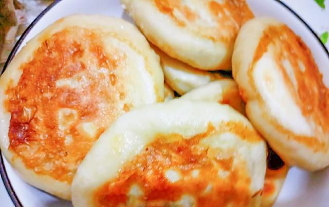 发面|春天一定要吃此做法的馅饼,不用发面,薄皮大馅,比饭店买的还香