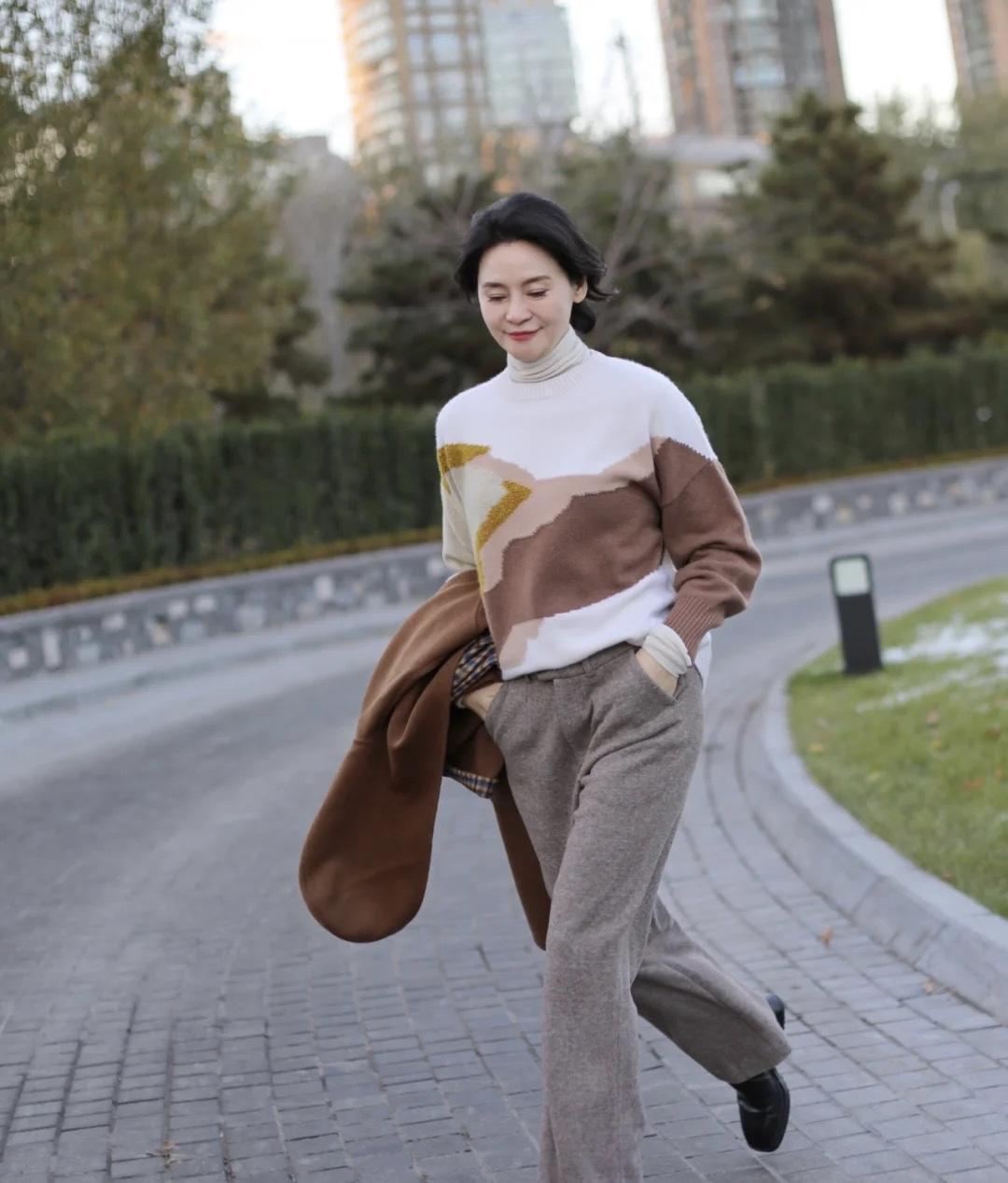 打扮 这些才是40+女性该有的打扮,简约舒适不老气,气质优雅又高级