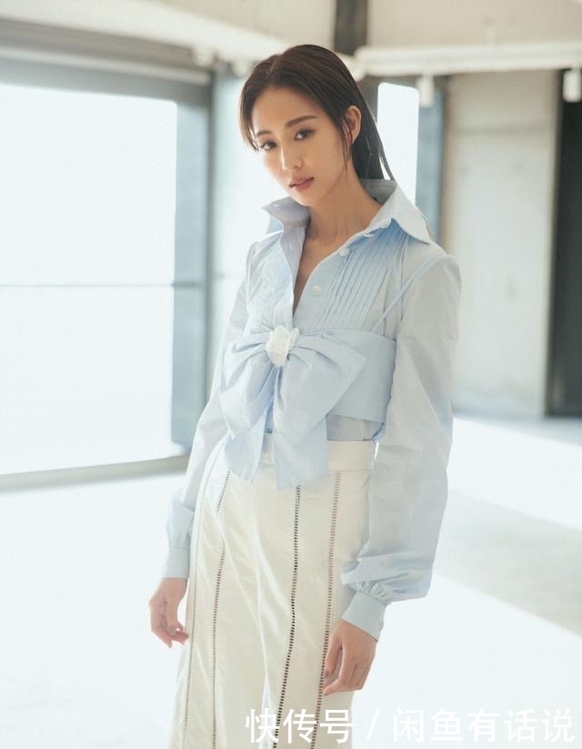 气场|张钧甯有钱任性,穿1万6的衬衫配8万开叉裤,气场比原版超模强大