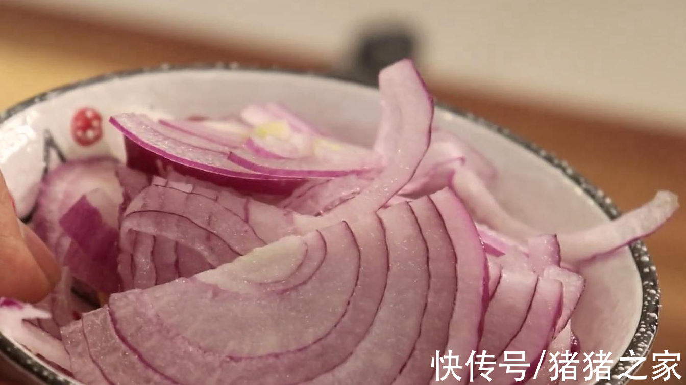 新疆炒烤肉|别出去吃烧烤了，教你做新疆炒烤肉，好吃得停不下来