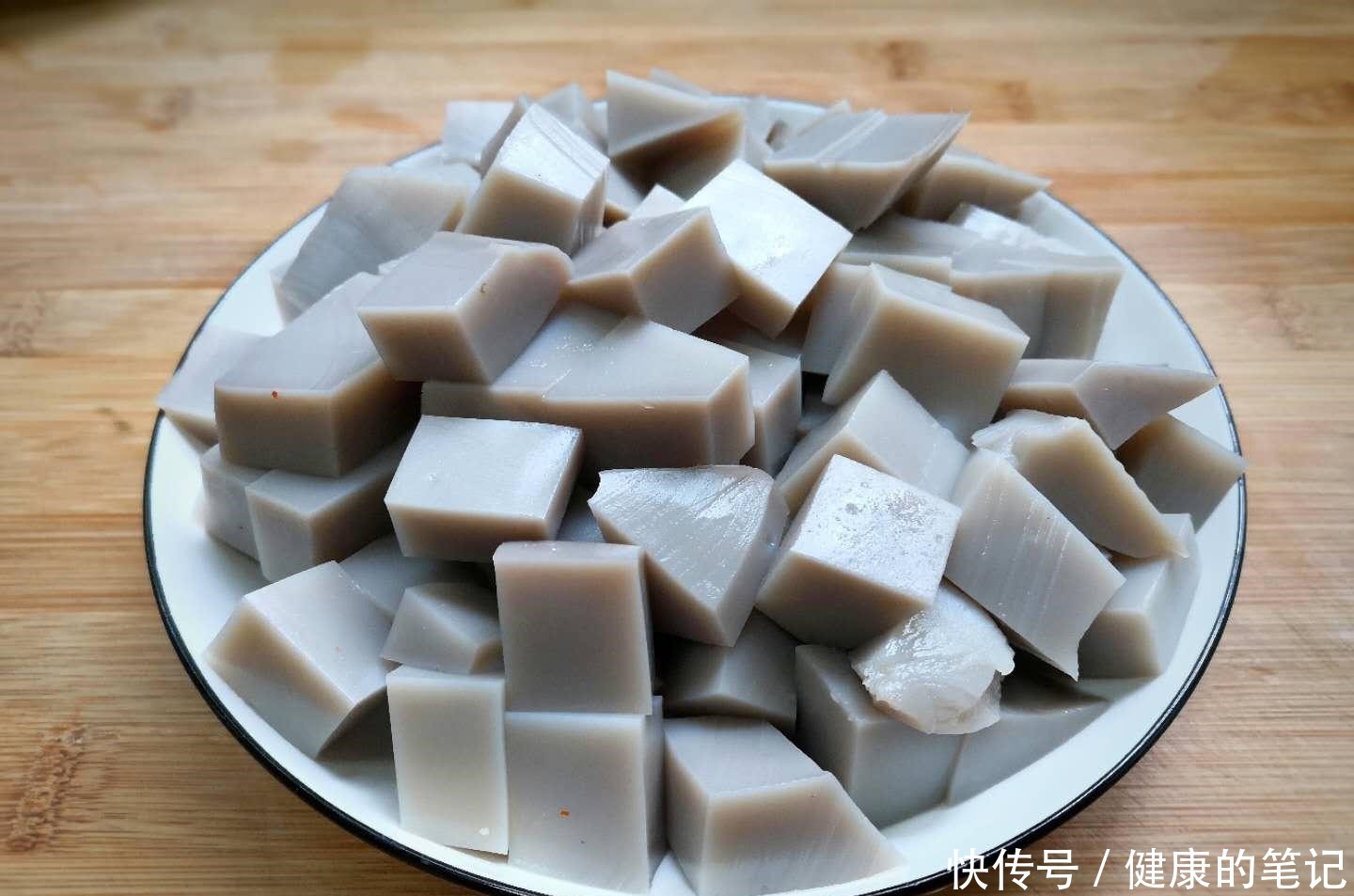 豆腐|这食材冷热都好吃,炒着最美味,比魔芋豆腐更细嫩,多吃不长肉!