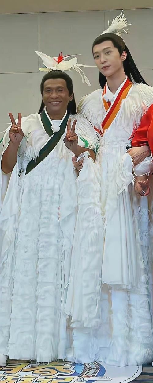 《环游记3》范丞丞合照拍出名场面!全网拍不到杨洋的原因是这个