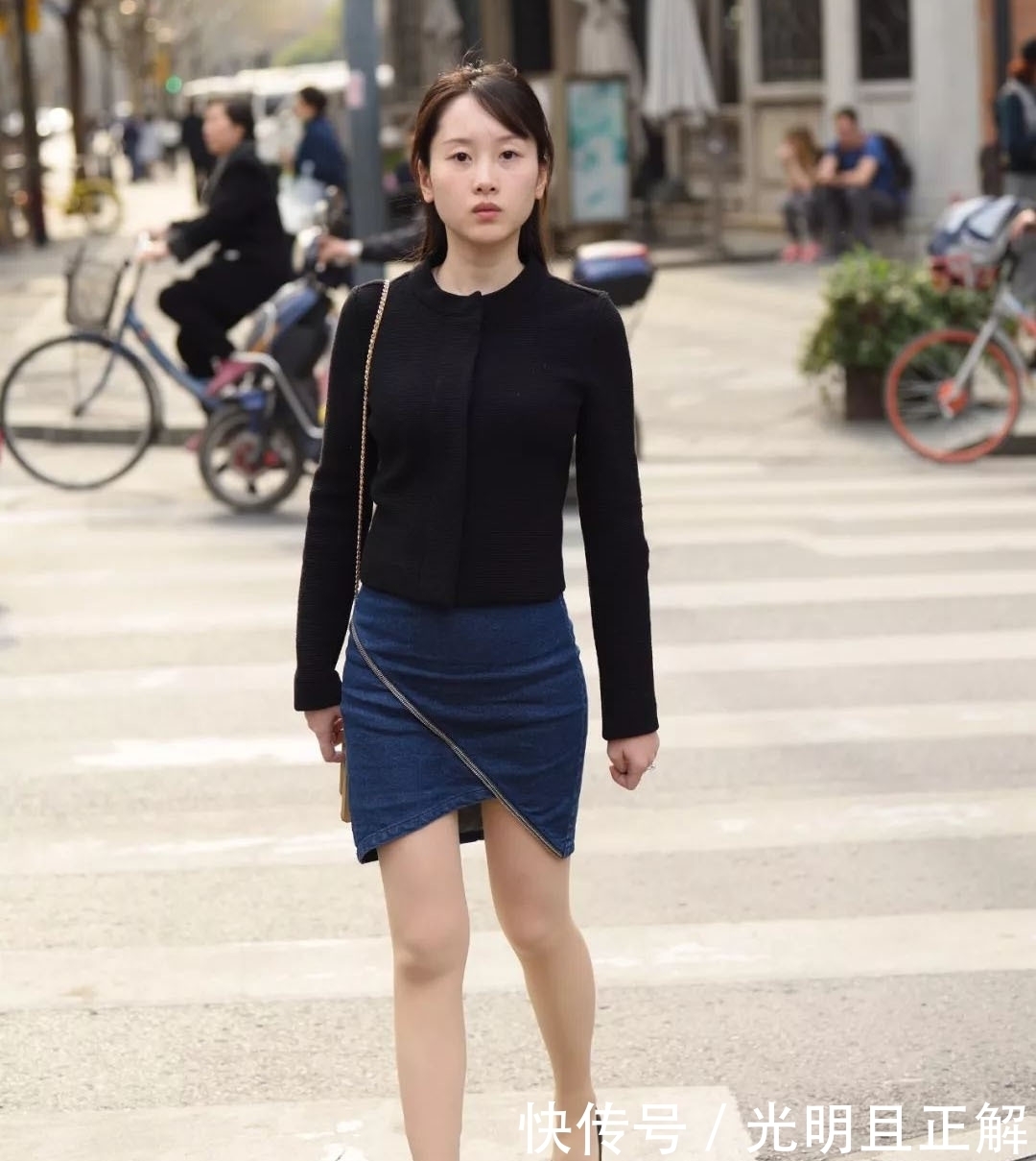 半身裙|时尚女生的秋季穿搭,温柔针织衫搭配高腰半身裙,优雅显瘦有气质