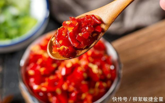 在家|在家做剁椒酱,别只知道放盐,再多放2味料,不长毛不变质
