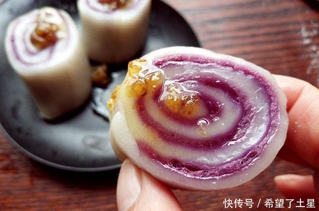 好吃|我家隔三差五吃它,卷好一蒸,10分钟出锅,无油香糯,简单好吃
