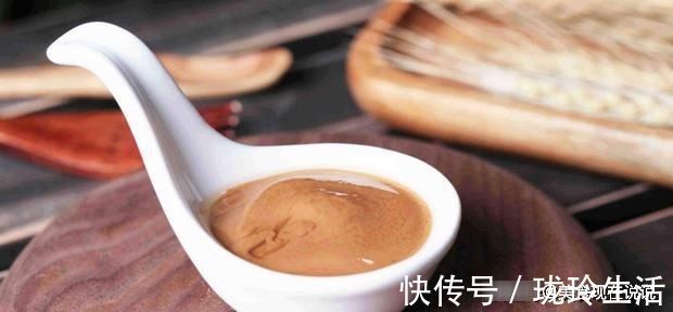 香油|芝麻酱如何调稀，用水还是油？老厨子教你这样做，丝滑细腻味道香