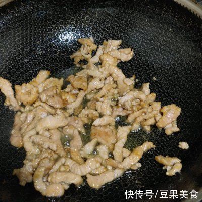 最详细的莴笋炒肉的做法，再学不会我也没办法了