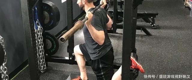 深蹲|一条腿力量顶你2条:纯技术“下肢短期突变”,不服不行