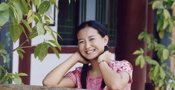 有种“整容”叫王牌家族开播,关晓彤美得冒泡,沈腾胖得完全变样