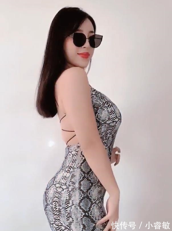 健身|与包臀裙搭配的健身美女,映衬出极品“腰身比例”!