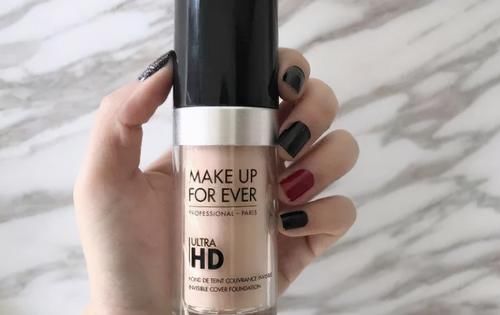 盘点5款好用的大牌“粉底液”：阿玛尼妆感高级，兰蔻遮瑕力超强