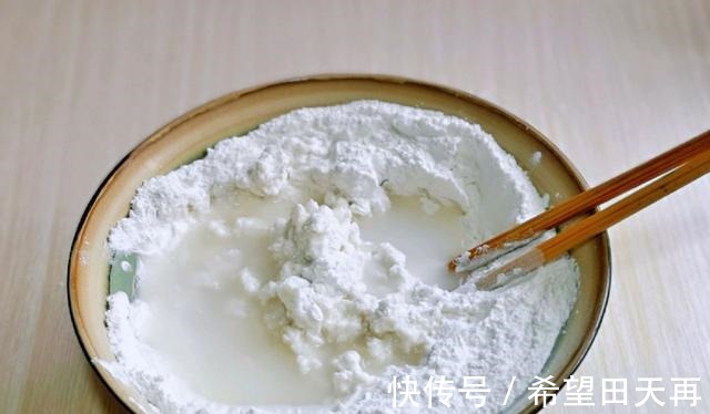 自己在家也能做油炸糕,干净卫生无添加,大人孩子都爱吃!