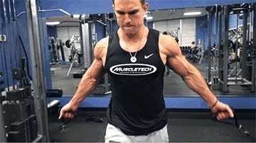 肩胛骨|3个动作锻炼上胸肌群,让你的上胸变得饱满起来