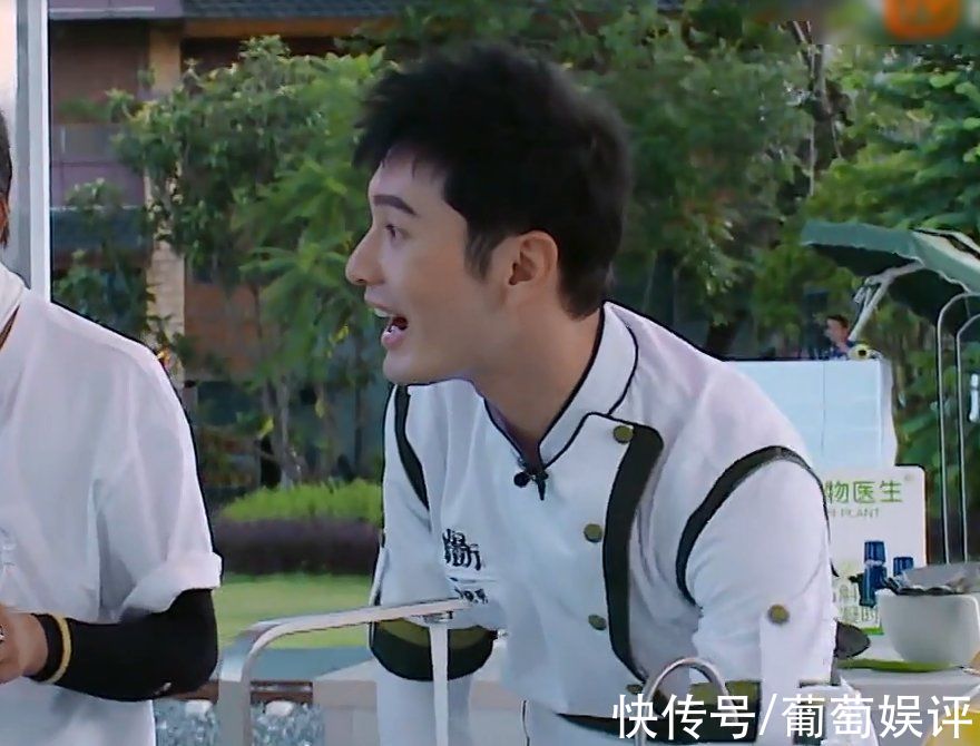 趙麗穎|趙麗穎回歸《中餐廳5》，黃曉明反應(yīng)太搶鏡，兩人關(guān)系如何很顯然