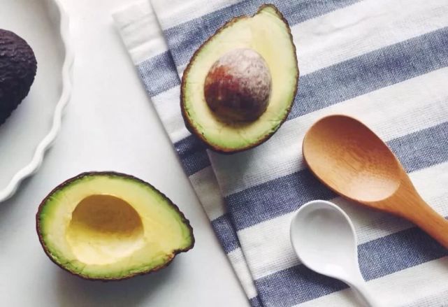 多大的宝宝可以吃牛油果?