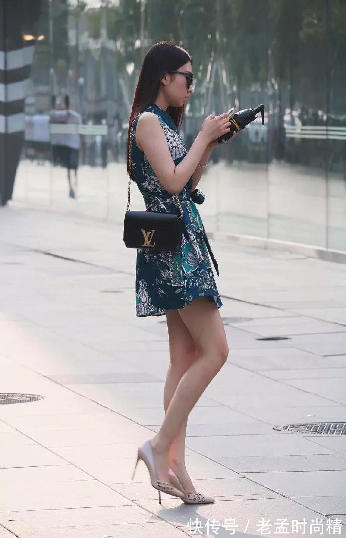 出身材|高跟鞋是时髦达人必备的搭配单品,穿出来尽显温柔的女性魅力