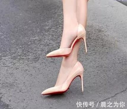 奢华感 细跟鞋简约的风格,让你像一朵绽放的鲜花般美丽!