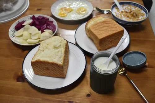  每天早起10分钟给家人做早餐，七天不重样，不精致但好吃又营养