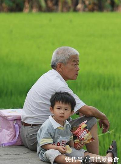 老人|“假如能重新选一回，绝对不帮你带孩子”，55岁亲妈哭的叫人心痛