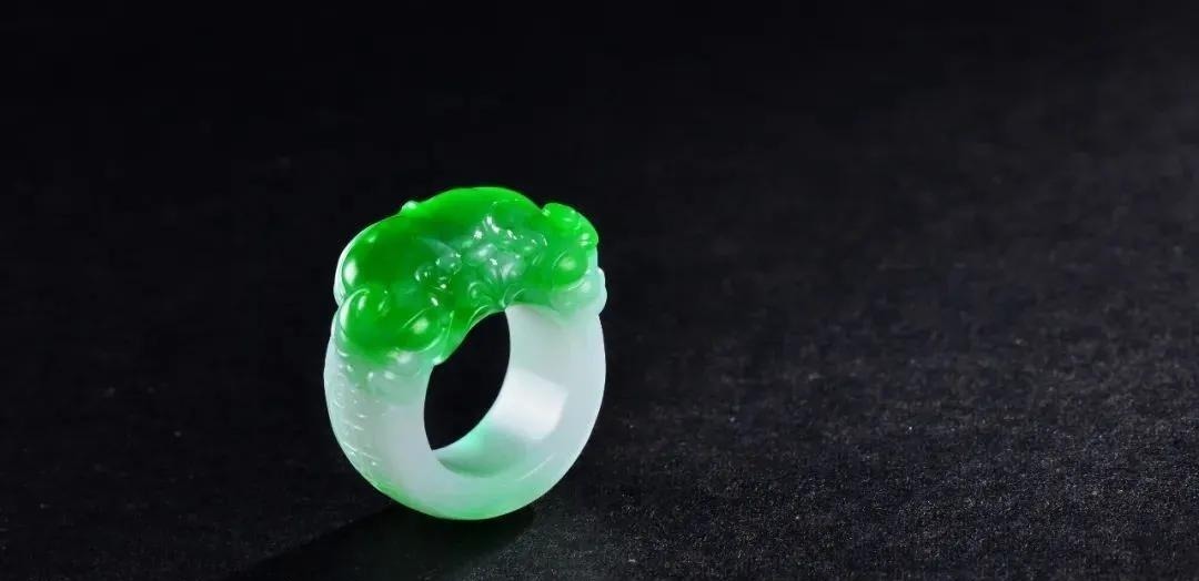 手表 四种小众又好看的翡翠手饰,没戴过就太遗憾了