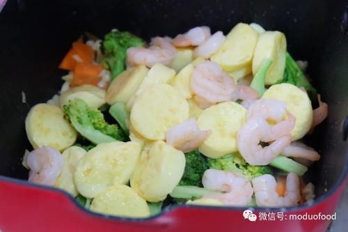  家里有老人和孩子，年夜饭推荐这道菜，做法简单营养好，清爽鲜嫩