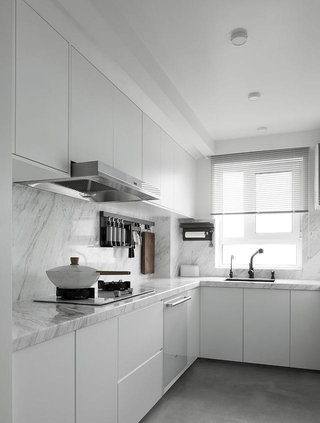 照明|断舍离做到极致，200㎡一尘不染毫无杂物，每天保持干干净净