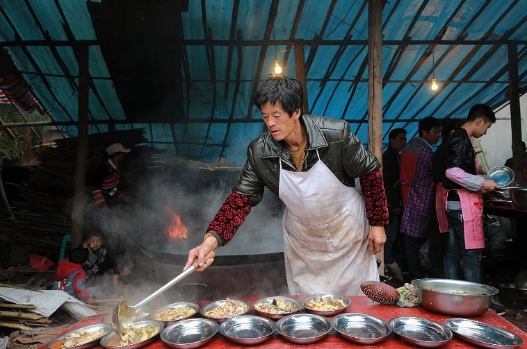 农村都是在家办酒席，为什么有人说，这样的酒席不卫生