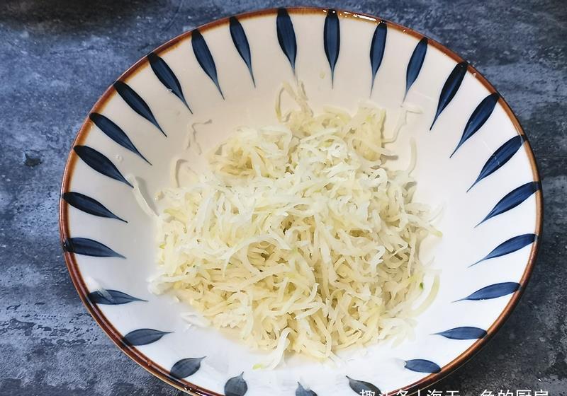  不用|这馅饼简单，不用揉面不用发面，外焦里嫩馅料多，太香了