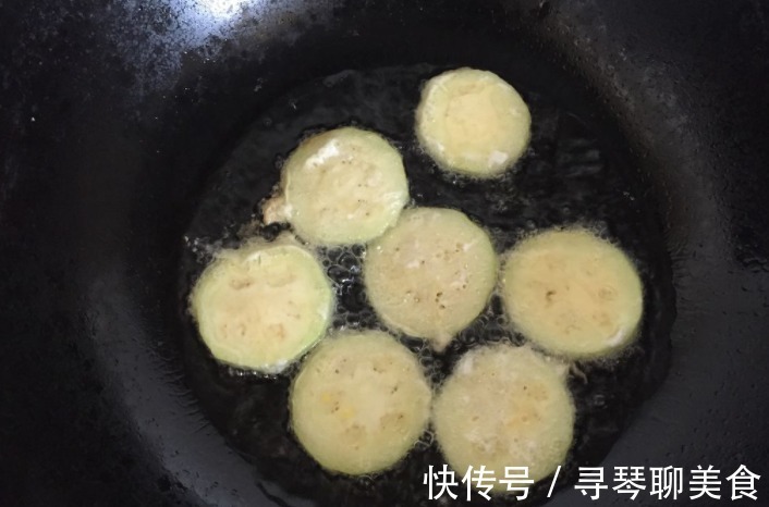 小饼|夏季最该吃的不是黄瓜，而是它，经常上火多吃点，做成小饼真好吃