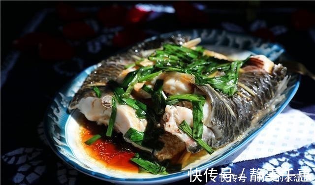 不论做什么鱼，都别放这2种调料，大厨教你一招，鱼肉鲜嫩无腥味