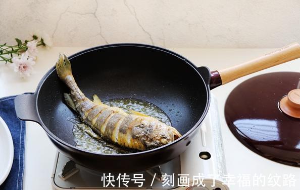 让鱼更“鲜”的做法，加块它一起炖，营养翻倍，一点都不腥