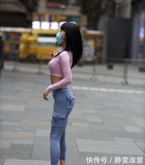 在职场 打底裤不用什么花哨,也可日常休闲,形成一道美丽的风景线