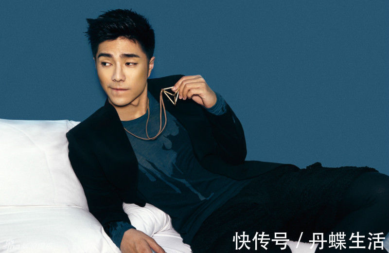 新晉《天天向上》主持人袁成杰，比王一博更善言，比大張偉更穩(wěn)重！