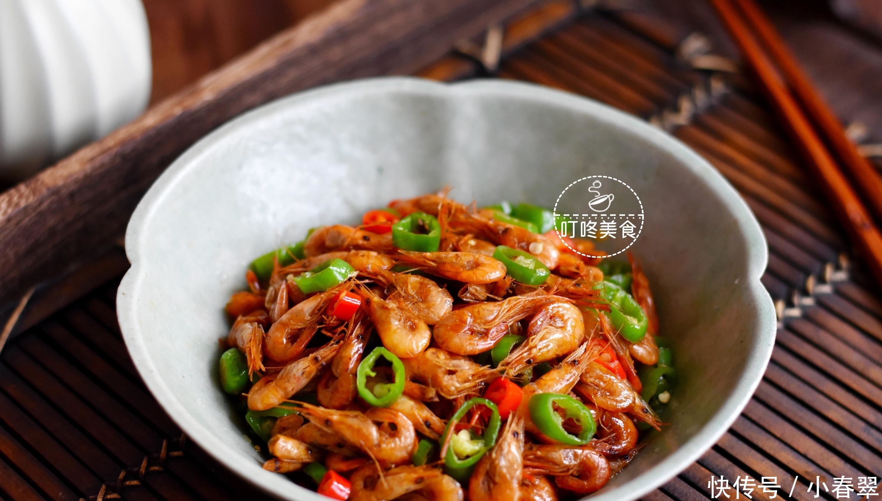 河虾最好吃的做法,简单一炒太香了,学会此做法,三斤都不够吃