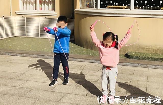 钙质|想让孩子“高人一等”,从3岁开始补钙,如今8岁成全班“最矮”