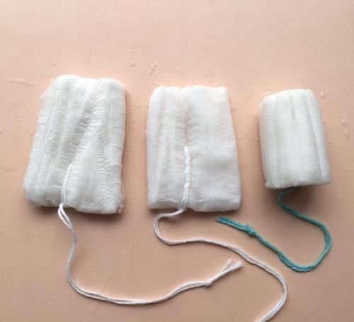 卡住|16岁少女，偷用卫生棉条卡住，去医院求助，医生哭笑不得：用错了