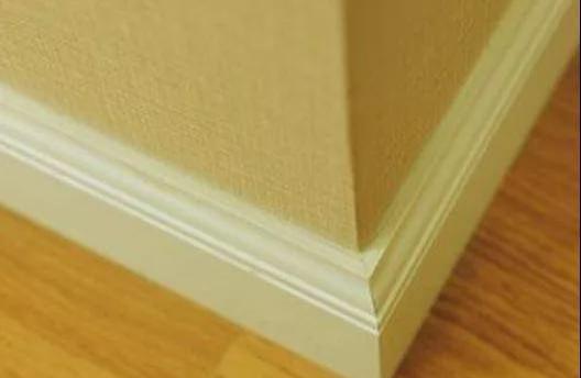 工序|安装踢脚线时,要做好这“三道工序”,不然住着住着就掉下来了