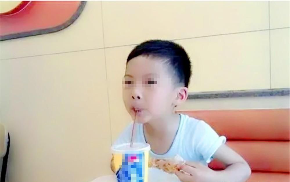成人饭|宝宝多大能吃成人饭医生超过这个年龄最好,许多家长都错了