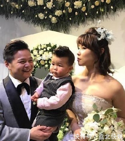 里约奥运会|举重奥运双冠王，曾在校园捡瓶卖，娶师妹生2儿子，如今生活滋润