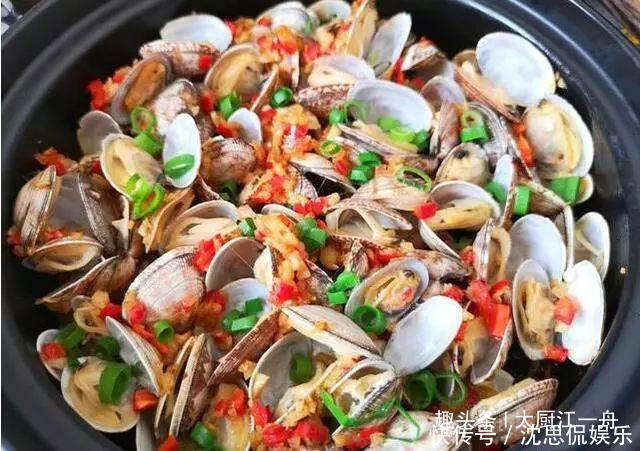 酱油|花蛤又出新吃法,不炒也不炖,加上酱油和蚝油,3分钟就能做好