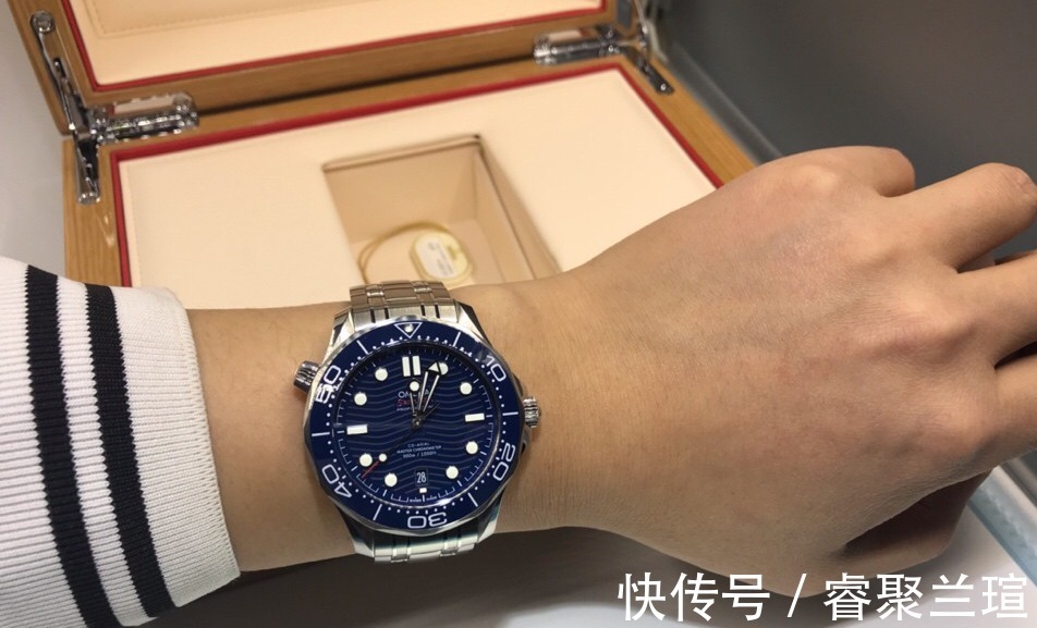 初中|买了一块欧米茄海马300,只为纪念初中时那段懵懂的恋情