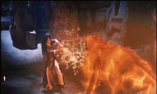 老年|乐山大佛颜值进化之路：摘掉美瞳和假发，从流浪汉变白净佛祖