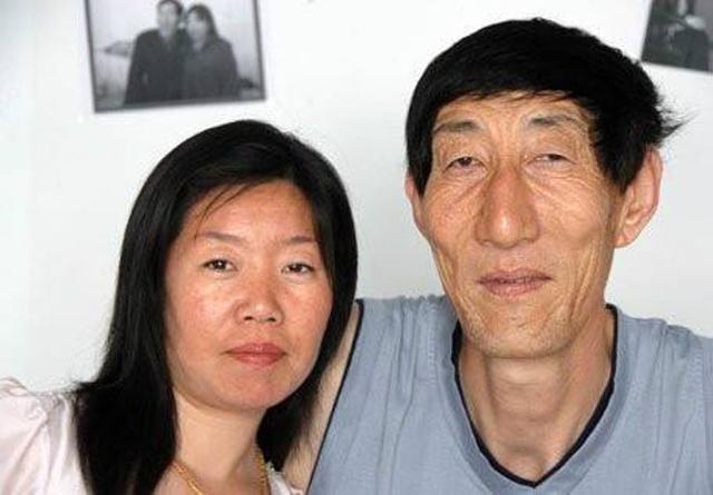 篮球队|2米36巨人鲍喜顺，不听医生劝阻执意生下一子，如今儿子怎么样