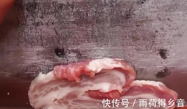 干锅花菜这么做,色泽鲜亮嫩黄,肉汁与花菜相互渗透,香辣又爽口!